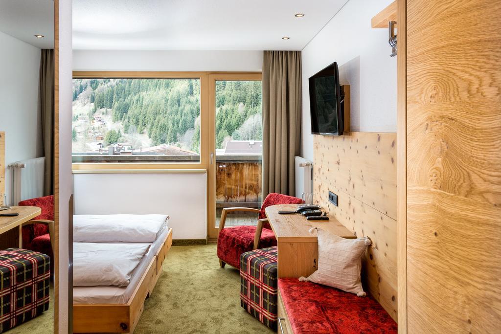 Hotel Garni Ernst Falch St. Anton am Arlberg Eksteriør bilde