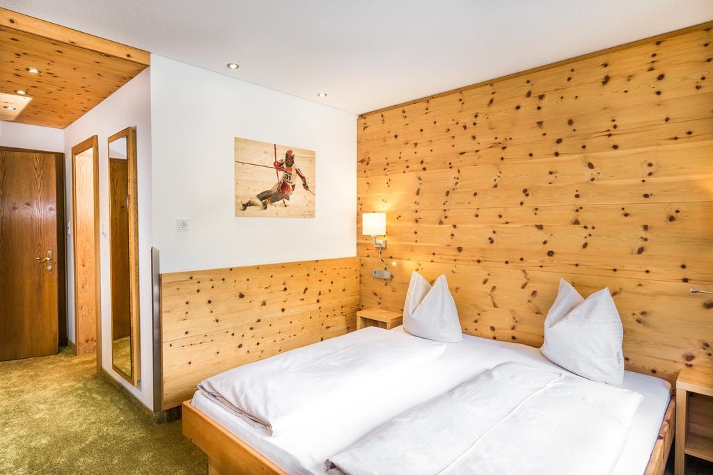 Hotel Garni Ernst Falch St. Anton am Arlberg Eksteriør bilde