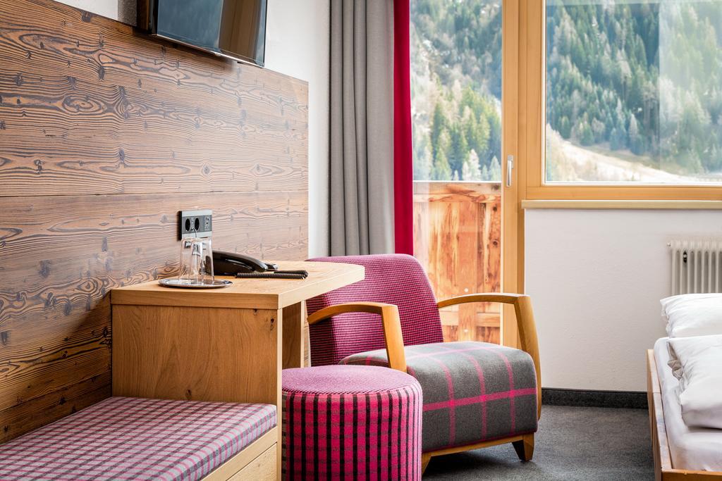 Hotel Garni Ernst Falch St. Anton am Arlberg Eksteriør bilde