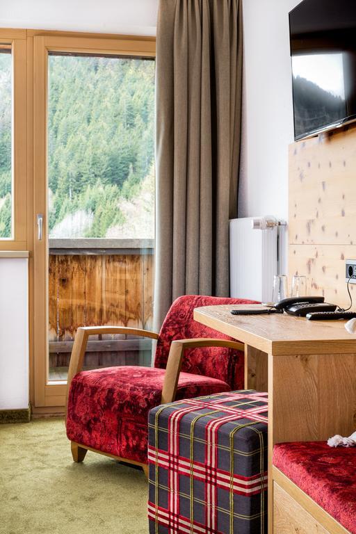 Hotel Garni Ernst Falch St. Anton am Arlberg Eksteriør bilde